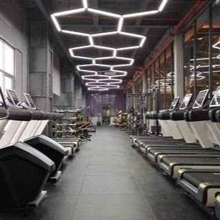 سعر جيد GYM Fitness Room Rubber Floor Tiles أحمر أسود اللون OEM ODM متصل