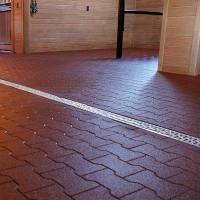 سعر جيد شكل عظم الكلب المتشابكة الحصير المطاط SBR مادة حبيبات المطاط متصل