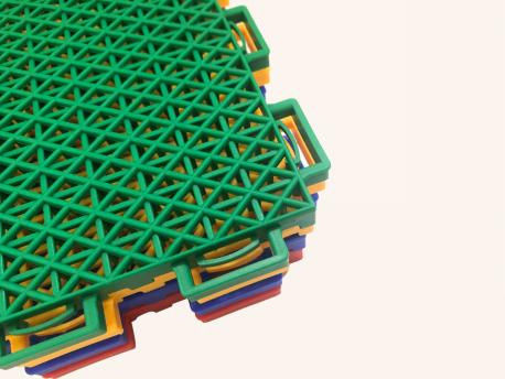 سعر جيد أرضية أرضيات البولي بروبلين كوبوليمر PP للمنشآت الرياضية متصل