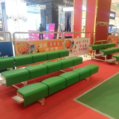 3 صفوف من المدرجات المعدنية في الهواء الطلق لملعب الجيمنازيوم للملعب الرياضي