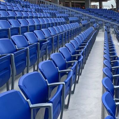 سعر جيد مقاعد استاد بلاستيكية قابلة للطي ومضادة للشيخوخة مع مادة HDPE متصل