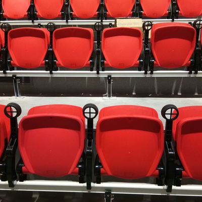قم بإلقاء القبض على مقاعد الملاعب الرياضية الثابتة باستخدام مادة PE HDPE