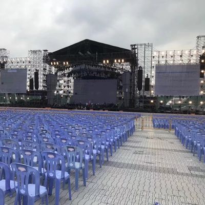 أرضية مناسبة محمولة من مواد PP ذات لون أبيض بقدرة تحميل 20 طن وضمان لمدة 5 سنوات