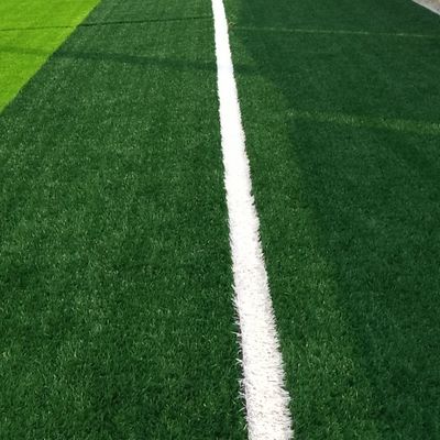 سعر جيد PE PP العشب الاصطناعي البولي إيثيلين والخيوط البولي بروبلين 30 ملم ارتفاع كومة العشب متصل