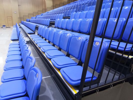 المقاعد الفضية القابلة للانسحاب مع قدرة 200 - 500 شخص