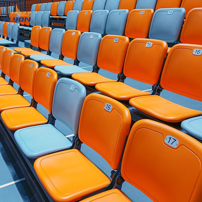 200-500 شخص سعة صالة الألعاب الرياضية الملعبات القابلة للانسحاب الأرضية الاختيارية عرض مخصص